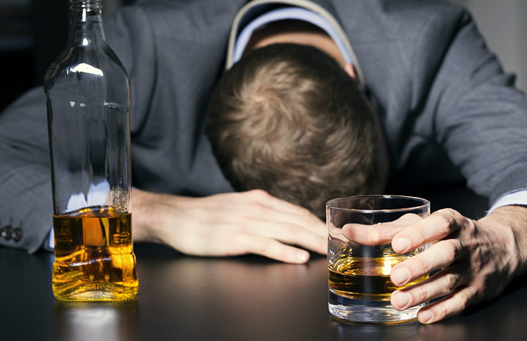 Алкоголик