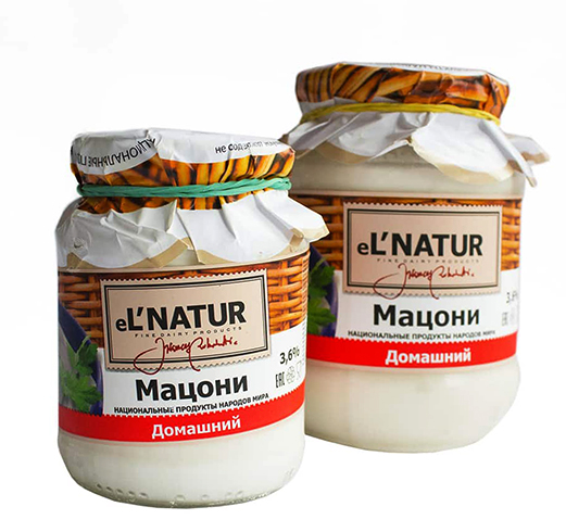 2 банки с мацони