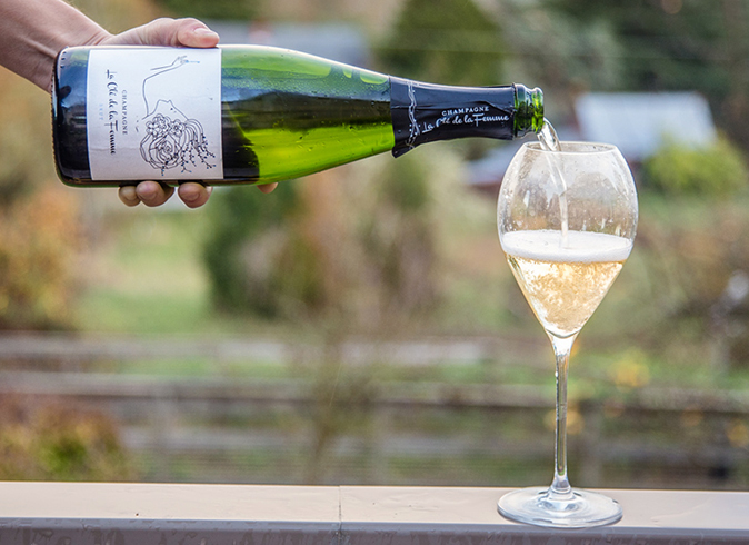 Человек с шампанским