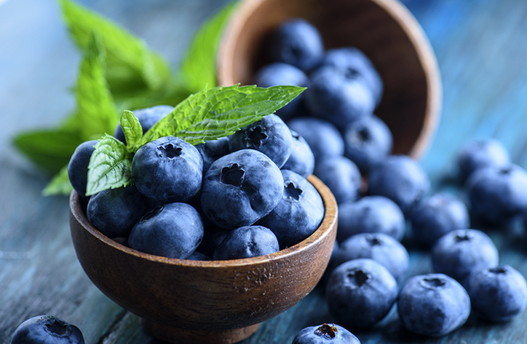 Свежая черника