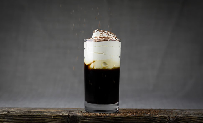 Смесь кофе с коньяком