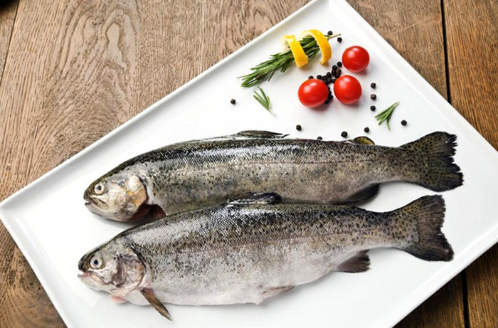 Форель на тарелке