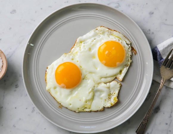 Жареные яйца