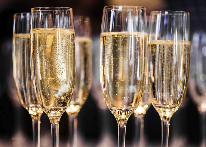Фужеры с шампанским