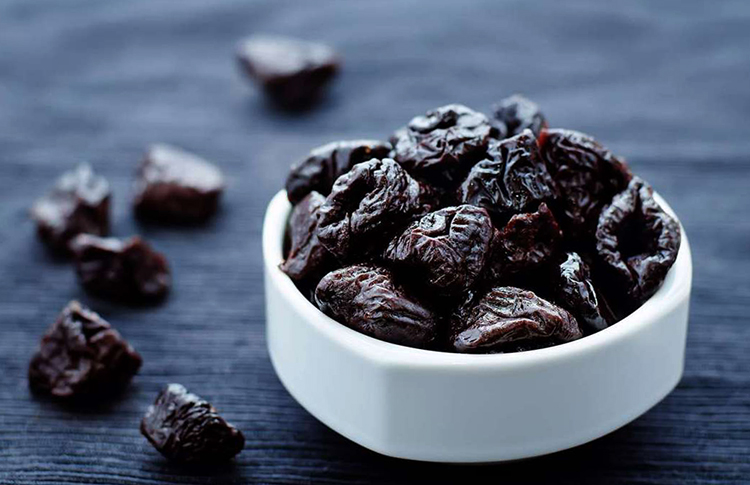 Чернослив перед употреблением