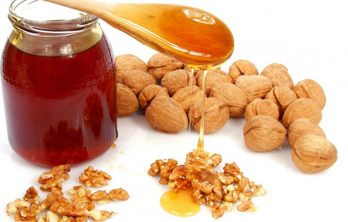 Грецкие орехи с медом