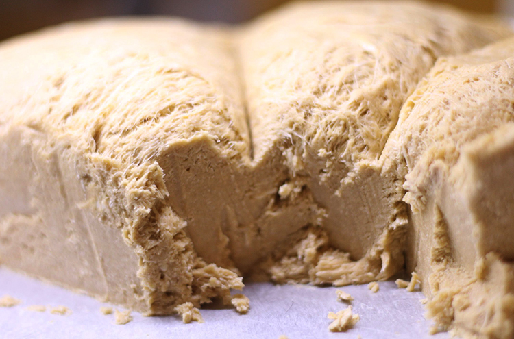 Халва перед употреблением