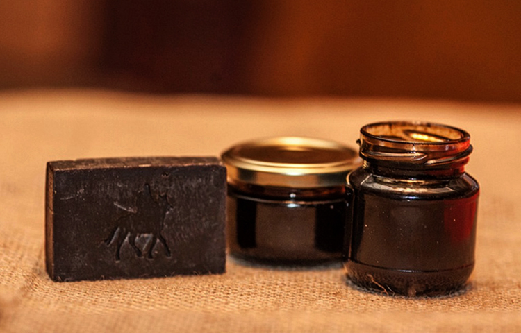 Как выглядит березовый деготь