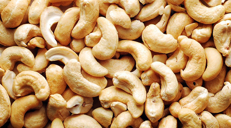 Кешью перед употреблением