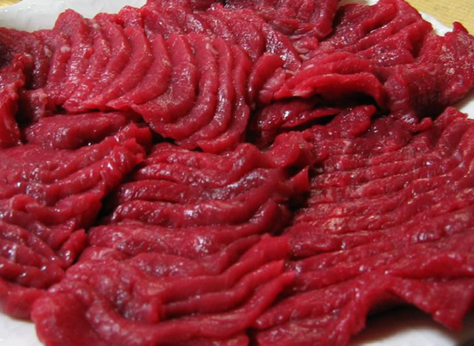 Куски конины