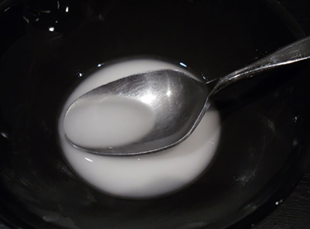 Крахмал с водой