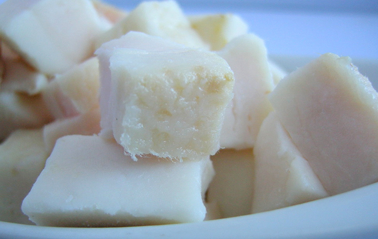 Куски свиного жира