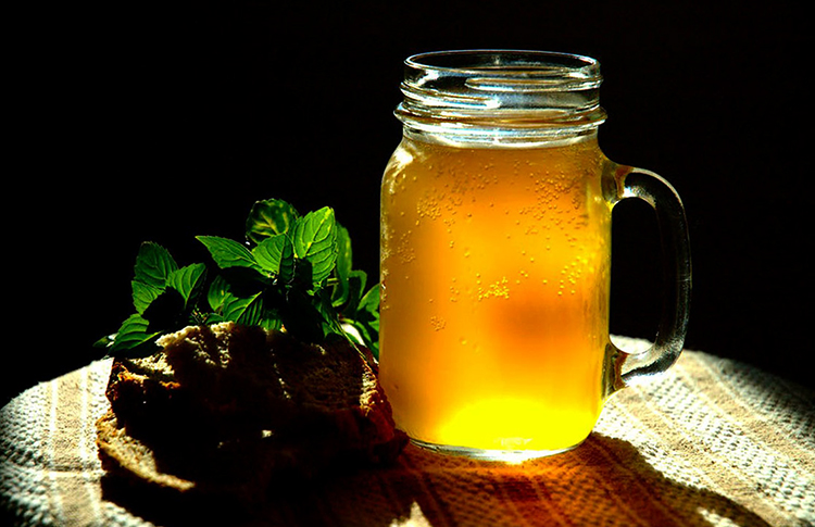 Стакан свежего кваса