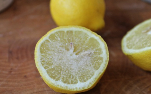 Лимон с солью