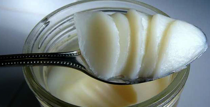 Ложка свиного жира