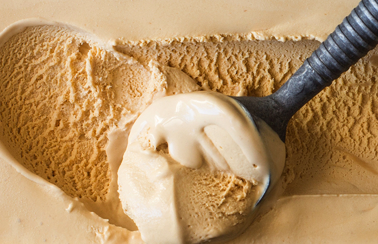 Ложка с мороженным