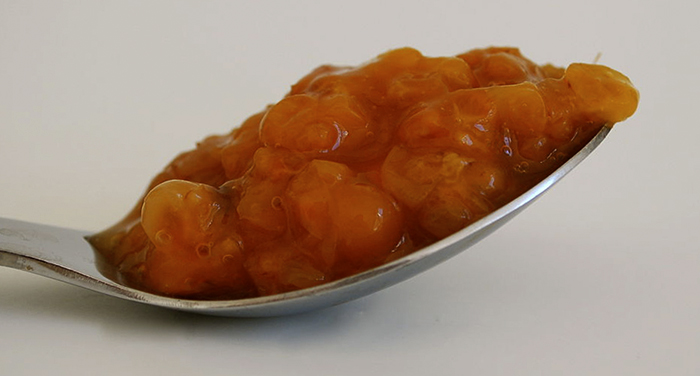 Ложка с вареньем