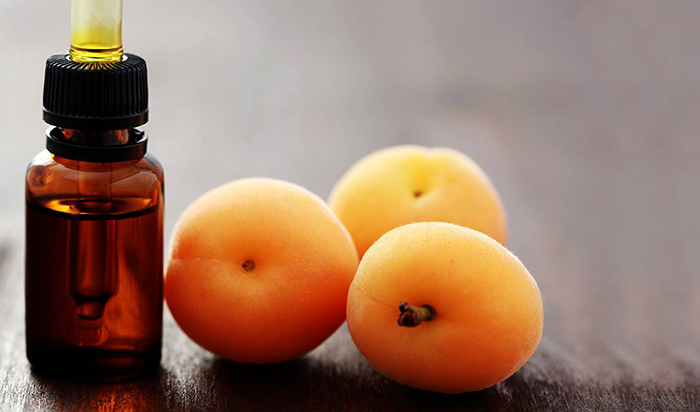 Масло и 3 абрикоса