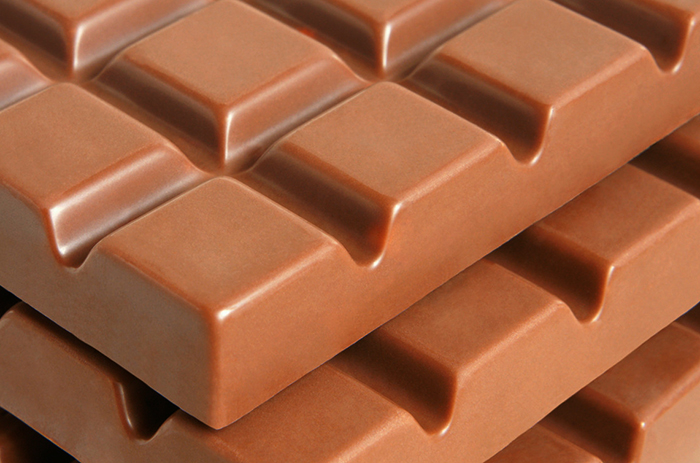 Много молочного шоколада