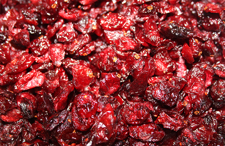 Много сушеной клюквы