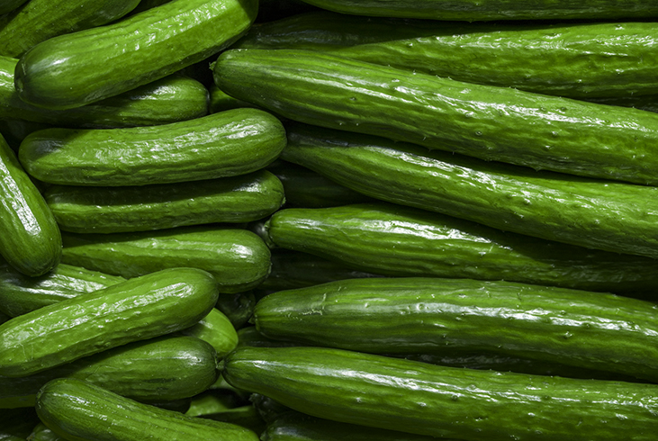 Много огурцов