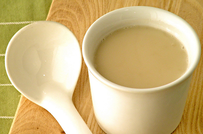 Кружка с топленым молоком