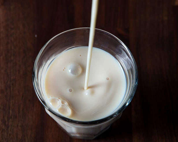 Налитие соевого молока