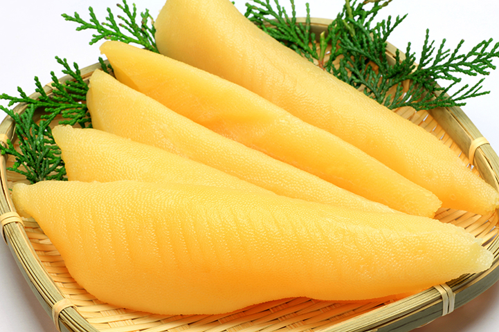 Икра на доске