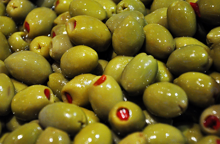 Оливки перед употреблением