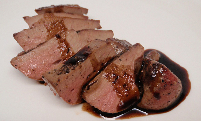 Печень с соусом