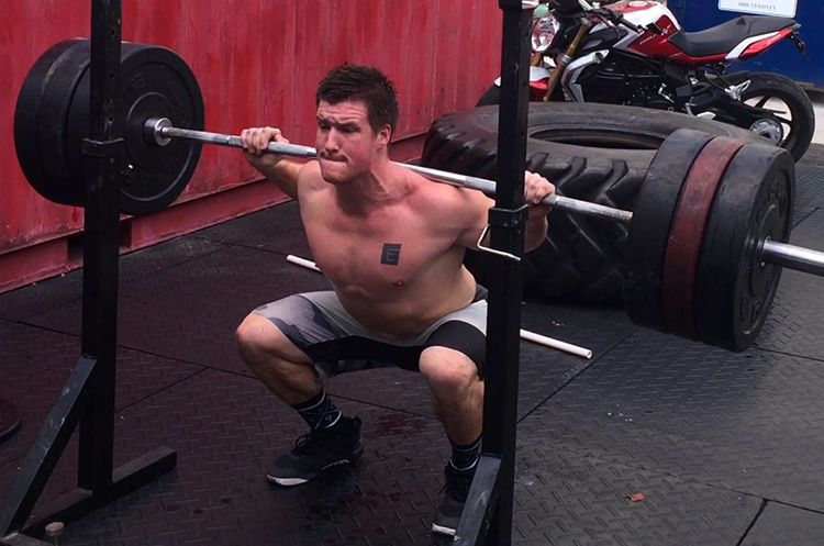 Приседания с тяжелым весом