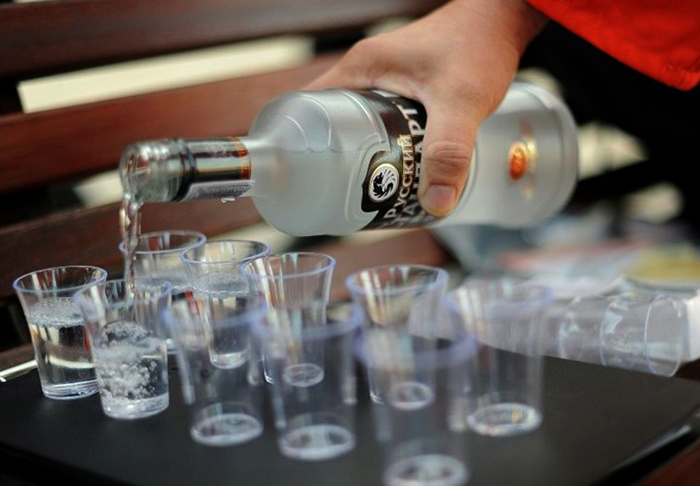 Разлитие водки