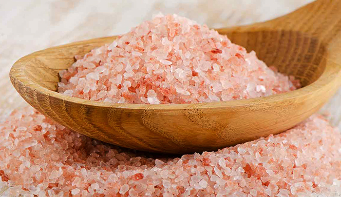 Ложка розовой соли