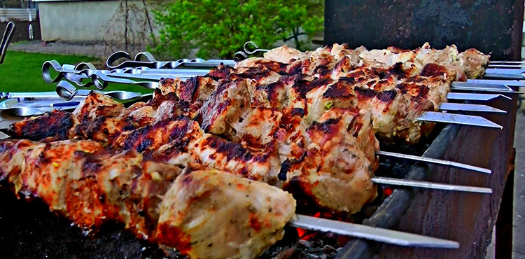 Шашлык на мангале