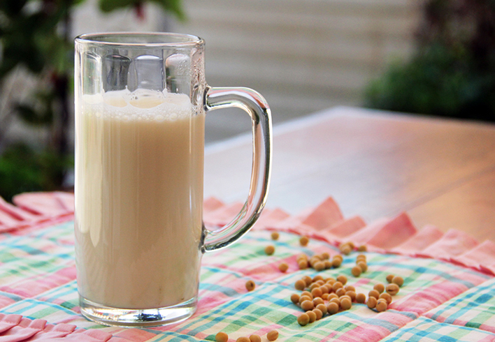 Стакан соевого молока