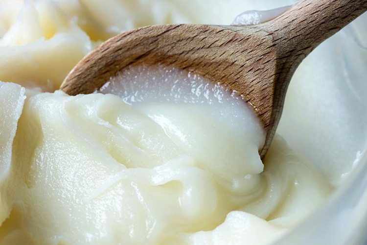 Свежий свиной жир