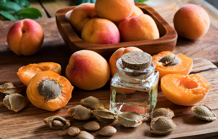 Свежее масло абрикоса