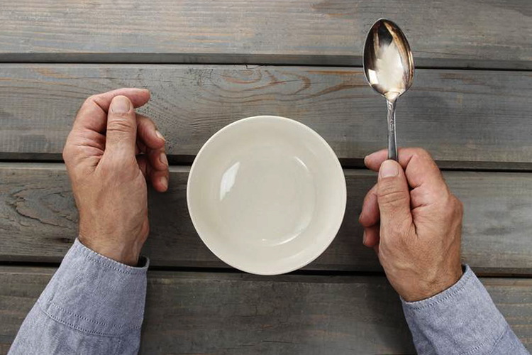 Тарелка без еды