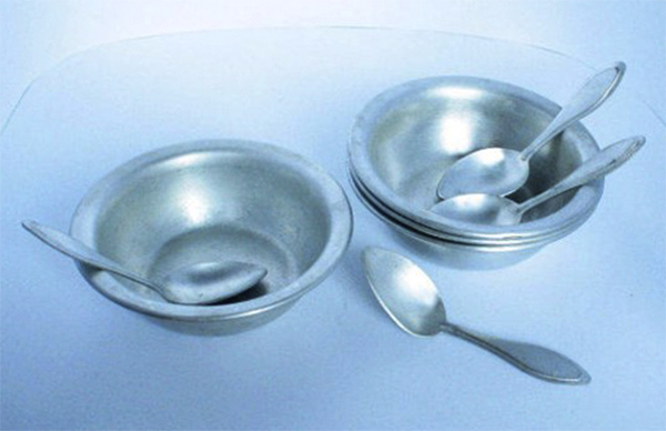 Тарелки и ложки из алюминия