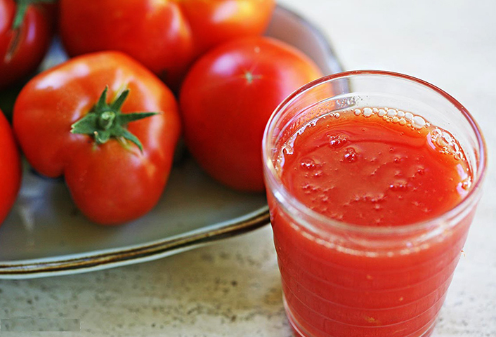 Свежий томатный сок
