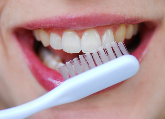 Чистка зубов