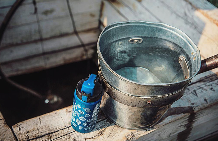 Ведро с водой