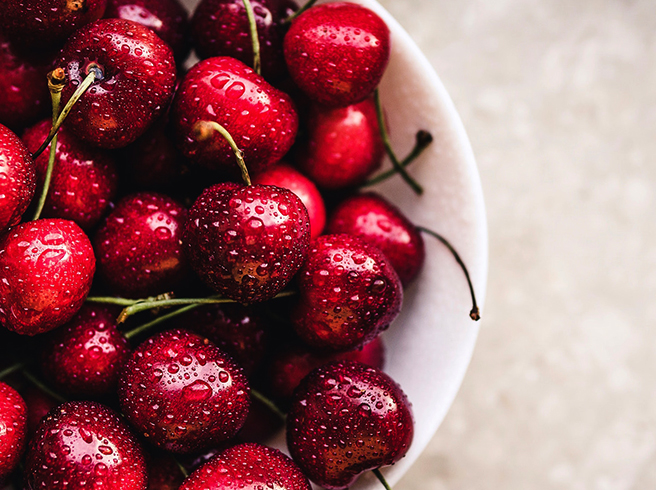 Свежая вишня